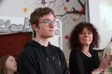 Osnovna šola 27. julij Kamnik že 40 let raste s prepričanjem, da če spoštujemo sebe, bomo znali spoštovati tudi druge (50)